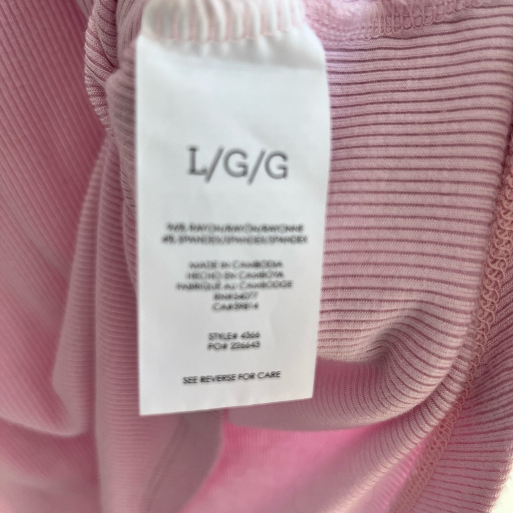 CAbi Item #4366 Simple Tee Fall 2022 - Picture 5 of 6